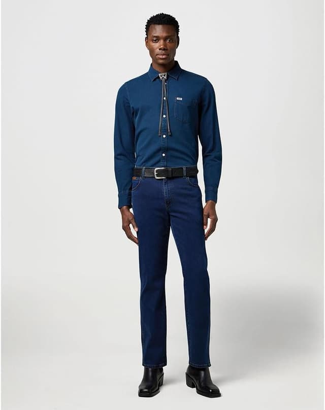 Detalle de Wrangler Men’s W121 Jeans with straight leg fit