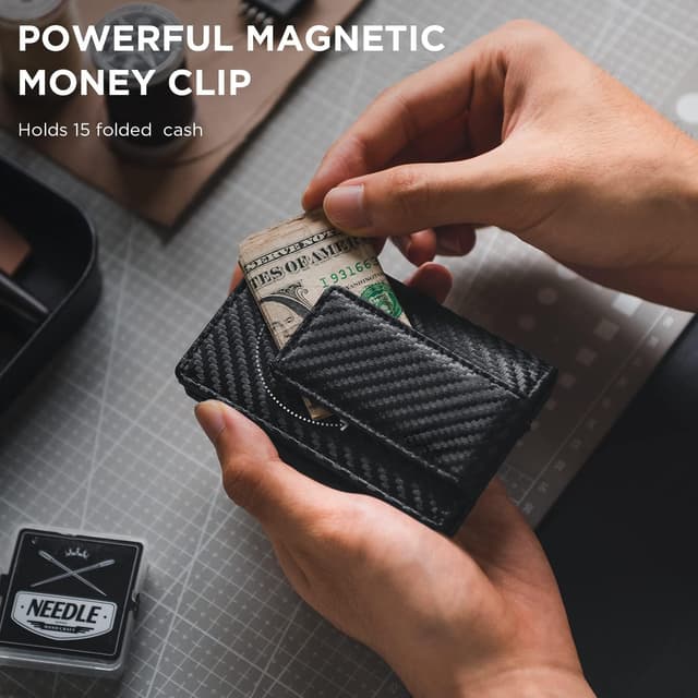 Detalle de VULKIT leather credit card holder with money clip and RFID blocking, magnetic closure