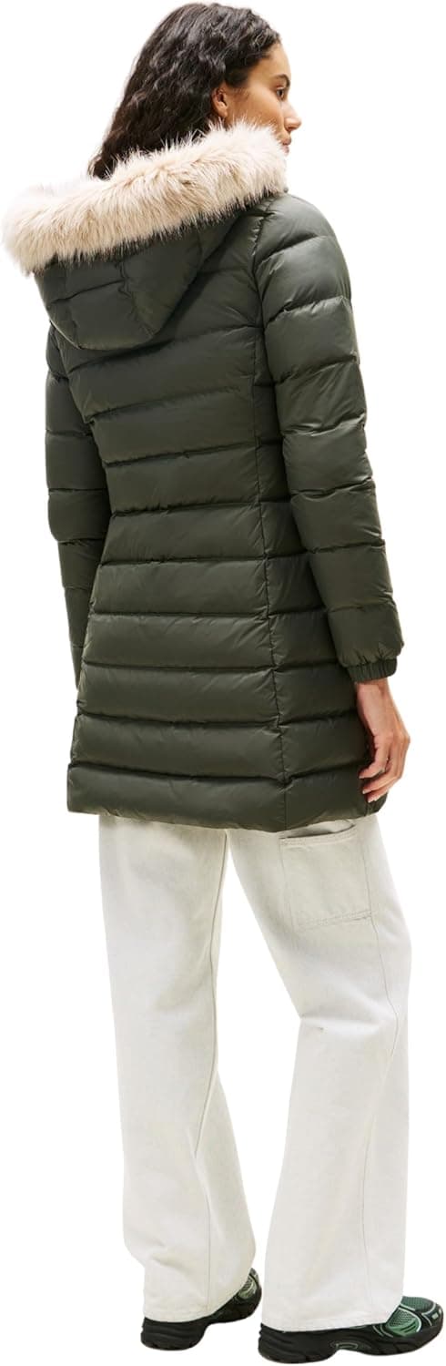 Detalle de Tommy Jeans women’s essential hooded down coat with faux fur trim