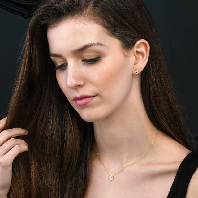 Detalle de Diamond Treats collana in argento 925 con ciondolo Mano di Fatima (Hamsa) e zirconi