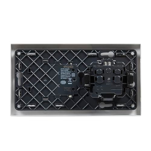 Detalle 2 de LEGRAND 398216 Enchufe 2P+T 16A y USB 5W aluminio 🔌