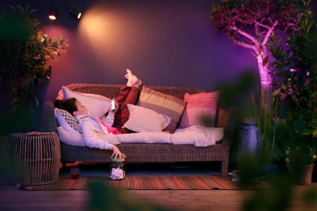 Detalle 2 de Philips Hue Lily White and Color 5er-Pack