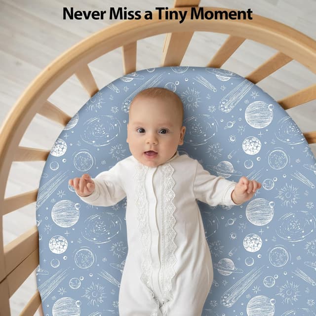 Detalle 2 de Unnivoll Moses Basket Sheets 3 Pack (Super Soft & Breathable) – Fitted Pram Sheet Set, Gray Green Constellation