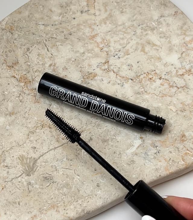 Detalle 2 de Sandstone Scandinavia Volumen Mascara Schwarz