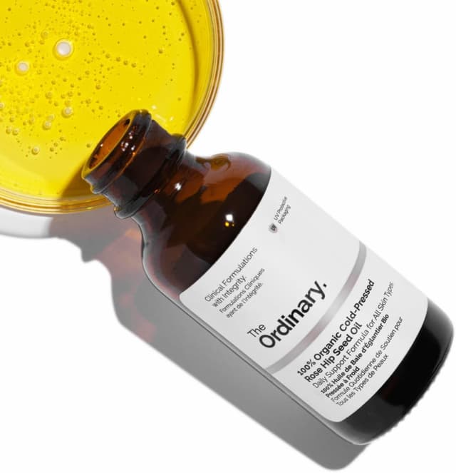 Detalle de Huile 100% baie d’Églantier Bio pressée à froid The Ordinary (30 ml) pour atténuer les signes de l’âge