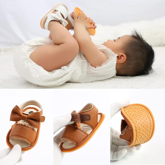Detalle de RVROVIC baby sandals with soft, anti-slip rubber sole and hook-and-loop fastenings