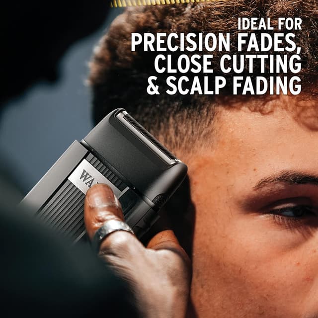 Detalle de Wahl Professional Trimmer and Shaver Bundle (Cordless Detailer Barbers Trimmer + Ultra-close shaver)