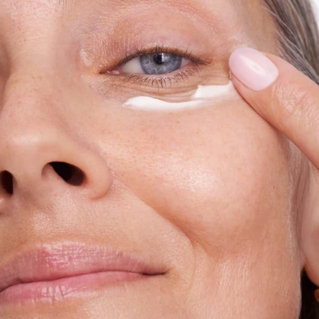 Detalle de Nip+Fab Vitamin C Fix Crema Occhi 10% (5% Vitamina C) illuminante e levigante da 15 ml