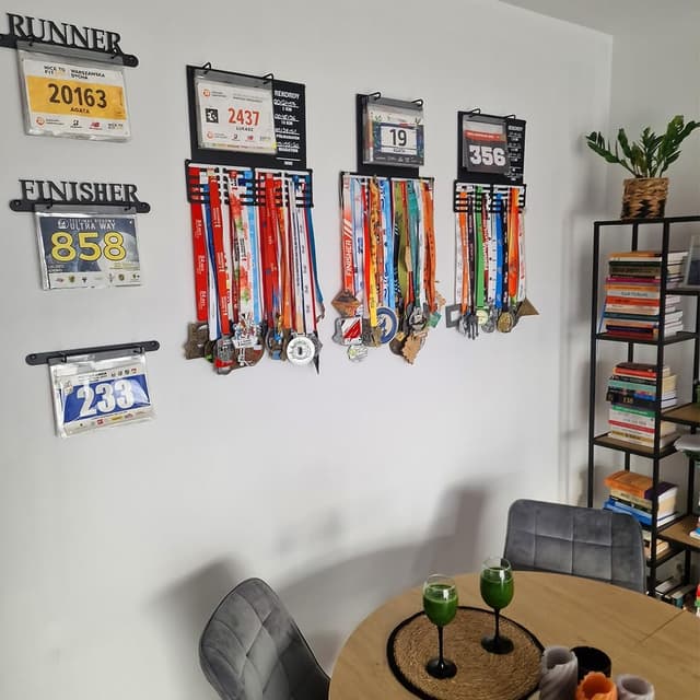 Thumbnail 4 de RUNGIFT Triathlon Medaillenhalter 50+ Medaillen