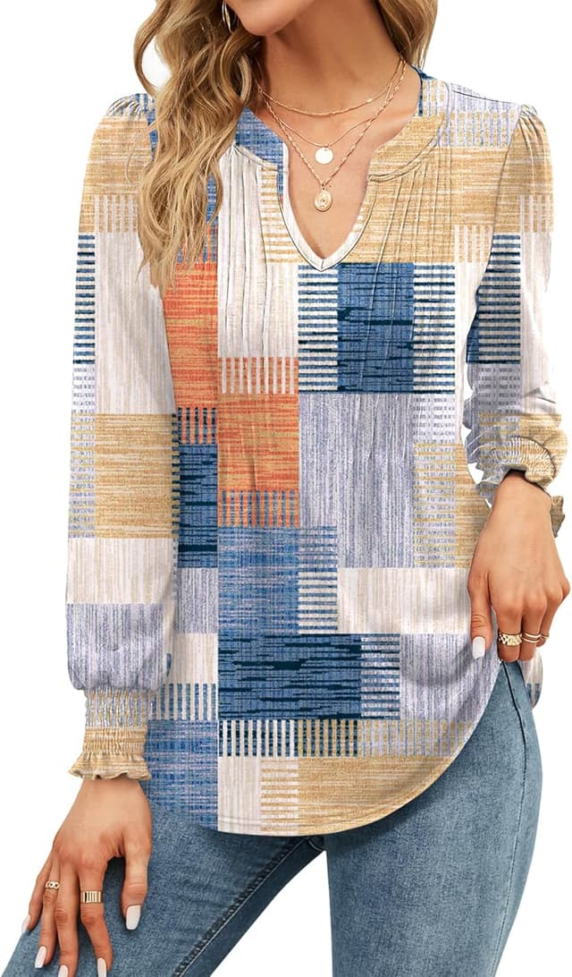 Detalle de EFFAN women’s V-neck puff short-sleeve pleated floral tunic top