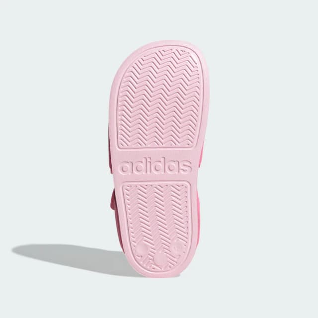 Detalle de Sandalia Adidas Adilette rosa: comodidad para el día a día