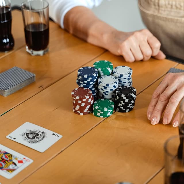 Thumbnail 6 de 300-Piece 11.5g Poker Chips Set (Texas Hold’em/Blackjack) with Aluminum Case, Dealer Buttons, Blinds Markers & Dice
