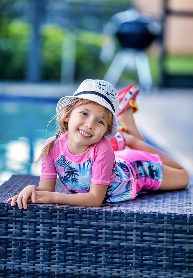 Detalle de Fanient girls two-piece short sleeve swimsuit (UPF 50+), age 4–10