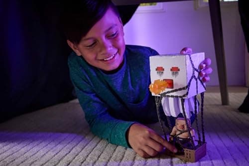 Detalle 2 de Mattel Minecraft Ghast de ataque con lanzador JFB69