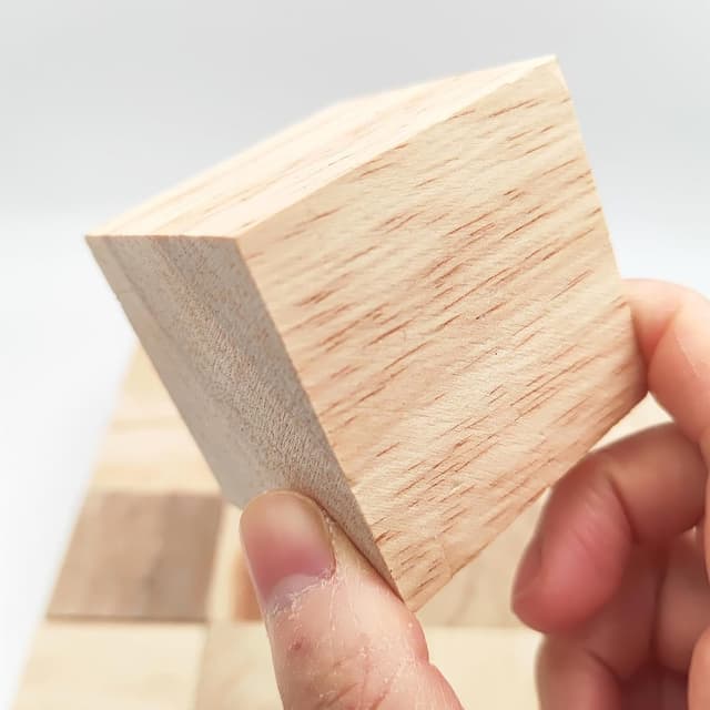 Detalle 1 de Anktily Kiefernholz Würfel 5 cm, 20 Stück