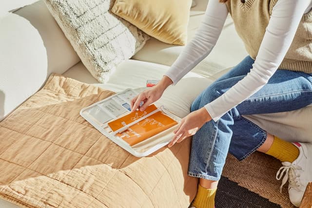 Thumbnail 6 de Miniland Carebook Valencia ideal document holder for baby records 📘