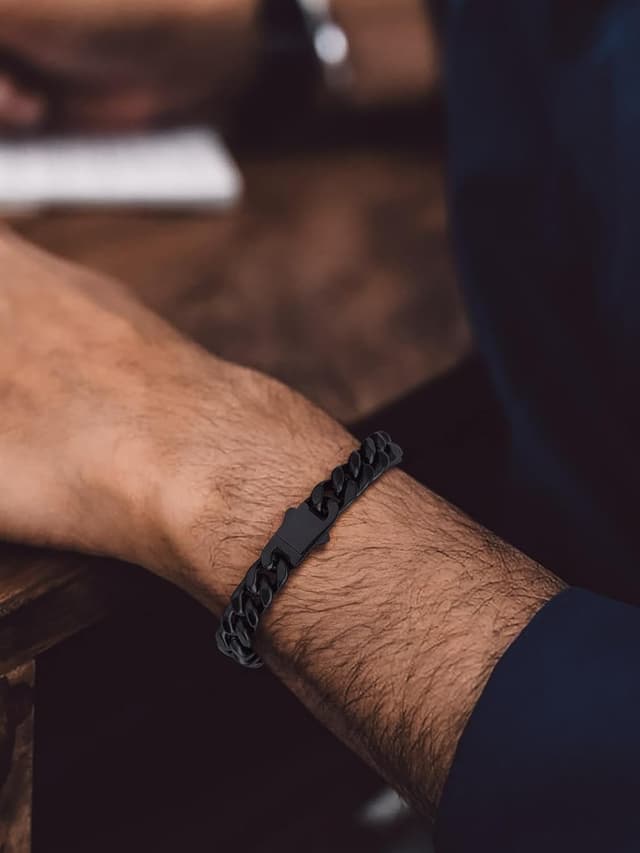 Detalle 2 de Bandmax Panzerarmband Herren aus 316L-Edelstahl, 9 mm Miami/„Kubanische“ Kettengliederarmband – schwarz