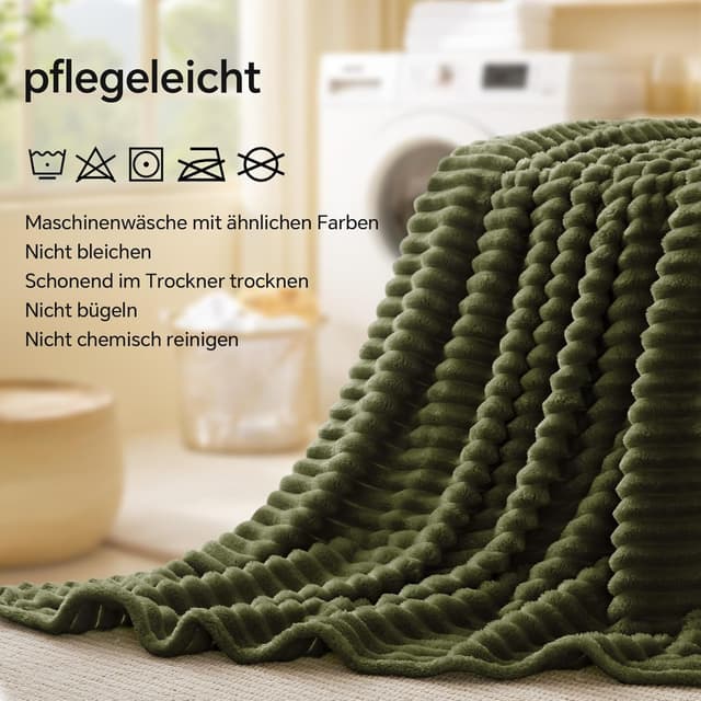 Detalle de BEDELITE Kuscheldecke flauschig in Olivgrün (125x150) – weiche Flanell-Decke als Sofaüberwurf