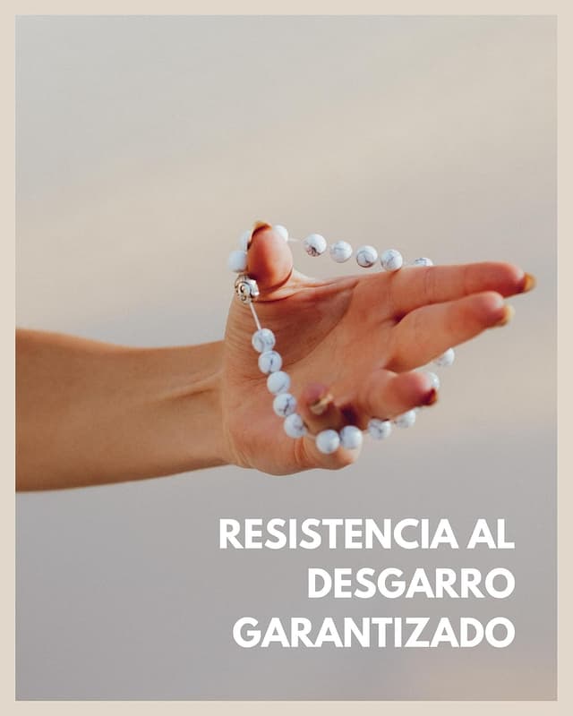Detalle de GOOD.designs Pulsera budista de bolas naturales