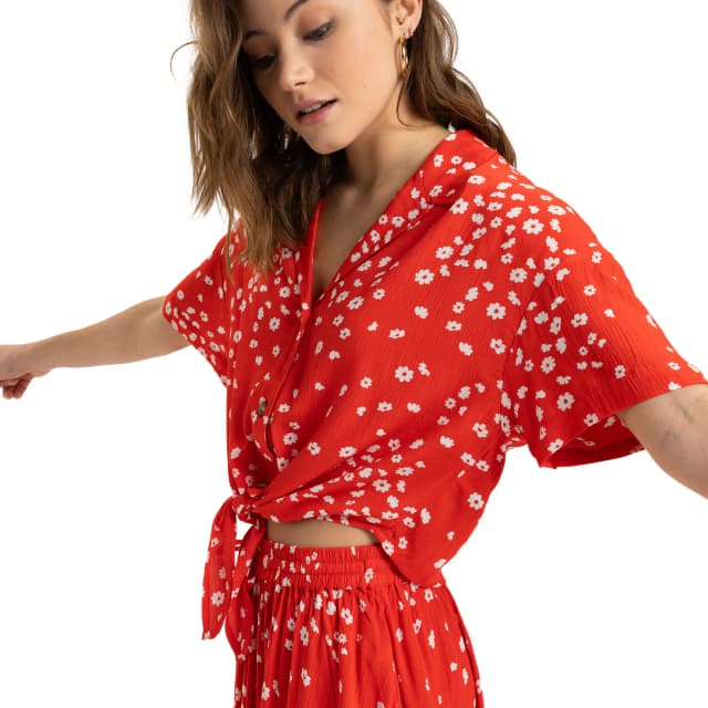 Detalle 2 de Roxy Camiseta de mujer Salty Sweet Roxy de viscosa con cierre de botones