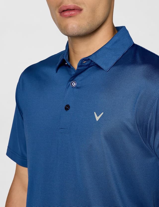Detalle de Callaway Pro Spin short-sleeve men’s golf polo with moisture-wicking and stretch