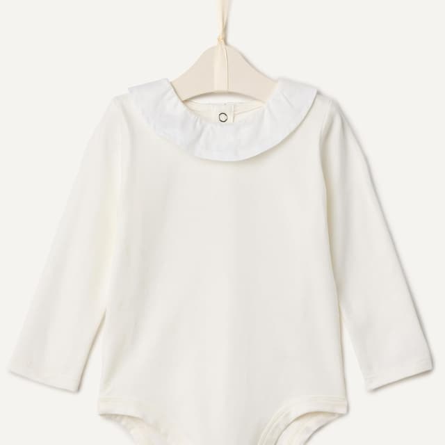 Detalle 2 de Amazon Essentials Baby Mädchen Langärmeliger Bodysuit mit Rüschenkragen (Baumwoll-Stretch)