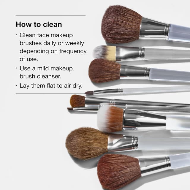 Detalle 2 de Clinique Flat Concealer Brush (Undereye + Face Blending) for Makeup