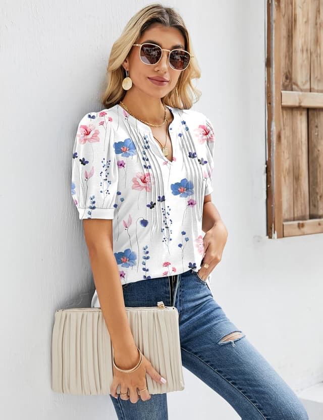 Detalle de EFFAN Women’s V-Neck Puff Short Sleeve Pleated Floral Tunic Top