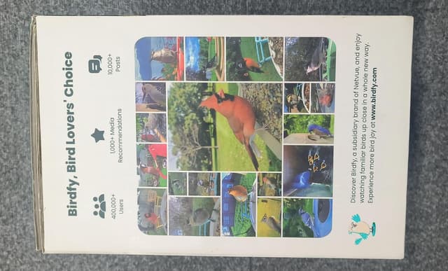 Detalle de Birdfy Smartes Vogelfutterhaus mit Kamera (1080P, Solar, KI-Erkennung für 6.000+ Vogelarten) im Hochformat