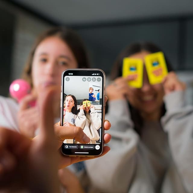 Thumbnail 5 de Diset Party & co Shock You 🎲 Juego de Mesa para mayores de 16