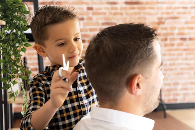 Detalle de Smoby Toys Friseur & Barber Gürtel für Kinder – Spielzeug-Set mit Zubehör zum Frisieren, Rasieren & Styling ab 3 Jahren