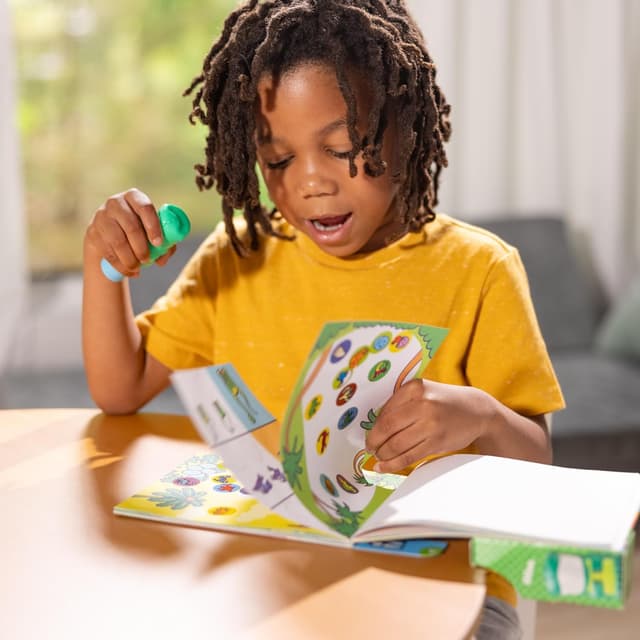 Thumbnail 6 de Melissa & Doug Sticker Wow : tamponneuse dinosaure + bloc d’activités de 300 autocollants (dès 3 ans)