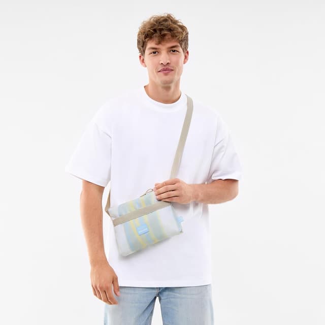 Detalle 2 de Johnny Urban Drew Umhängetasche 1,5 l