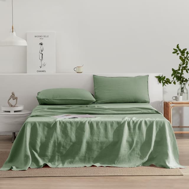 Detalle de EVERLY Queen Linen Sheets Set (4-Piece) in Sage Green — 100% French Stonewash Pure Linen
