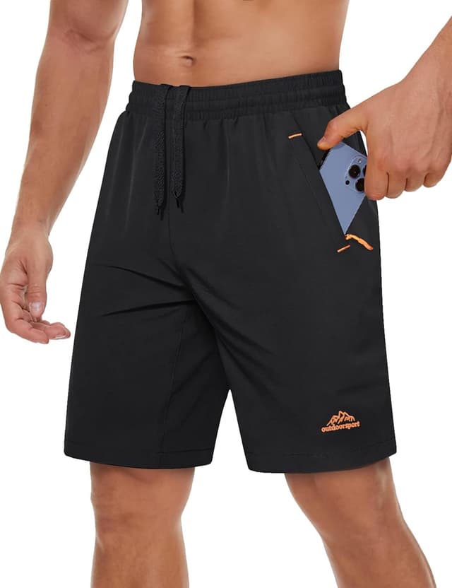 Detalle de Quick-drying training shorts with 3 zip pockets