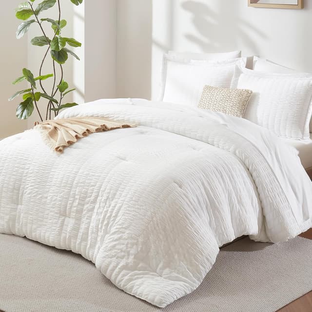 Detalle de CozyLux Queen Comforter Set 7-Piece Bedding