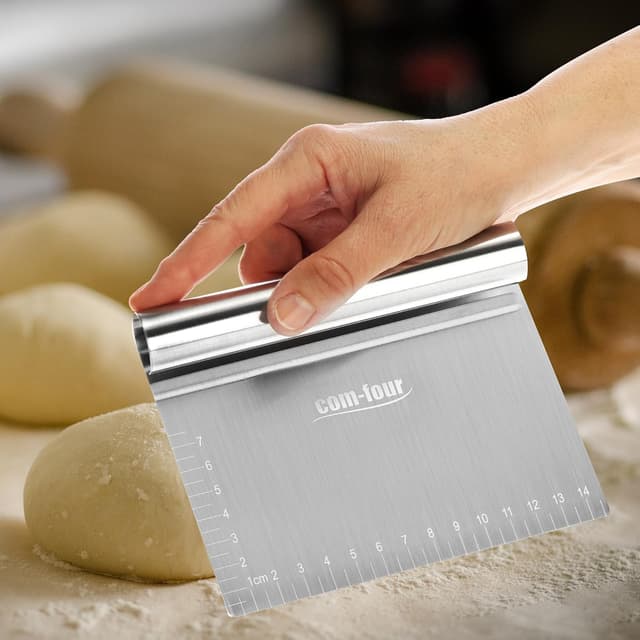 Detalle 2 de COM-FOUR spatule à pâte avec coupe-pâte en acier inoxydable, manche rond et bords droits (1 pièce)