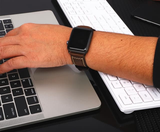 Detalle 2 de HUAFIY Genuine Leather Apple Watch Band (compatible 38mm–49mm)