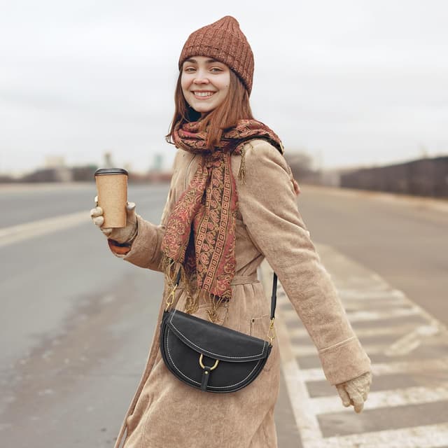 Detalle 2 de S-ZONE top grain vegetable-tanned leather crossbody bag for women (small purse with adjustable wide strap)