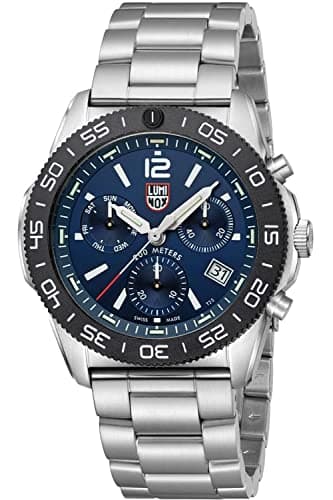 Detalle de Luminox XS.3144: reloj de buceo con acero, esfera negra y resistencia 200 m