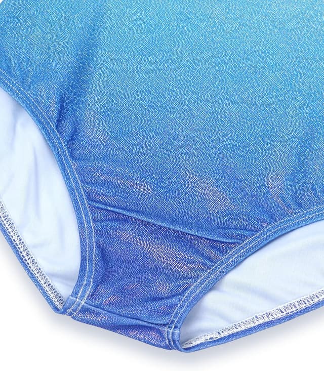 Detalle de Gogokids girls’ three-piece gymnastics set (sleeveless leotard, shorts and hairband) for ages 2–11