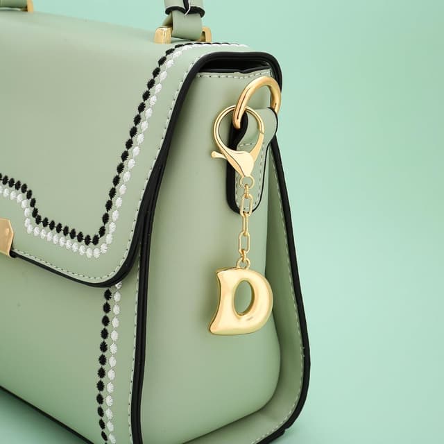 Thumbnail 4 de LILIE&WHITE D Gold Letter Keychain