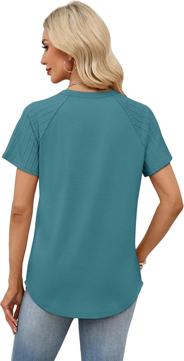 Detalle 2 de WIHOLL Women’s Summer Short-Sleeve Crew Neck Tops with Curved Hem (Trendy Pleated Front)