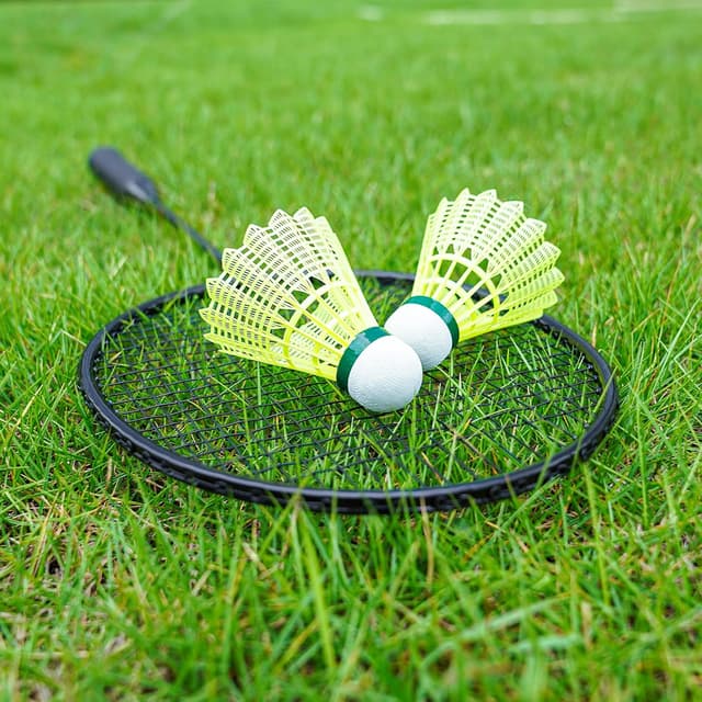 Detalle 2 de AboveGenius badminton rackets set for outdoor backyard games (4/6 rackets + nylon shuttlecocks)