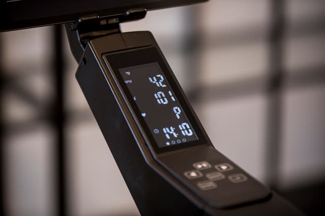 Detalle 2 de BH EXERCYCLE H9365RM bicicleta indoor 24 niveles 48,6 Kg