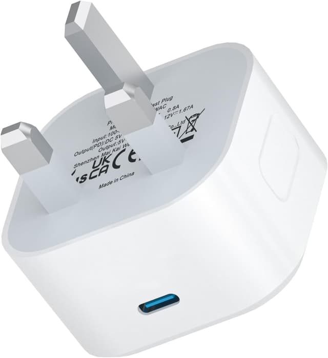 Detalle de USB-C Plug Fast Charge 20W UK PD 3.0 dual-port charger (USB-A + USB-C) for iPhone & Type-C devices