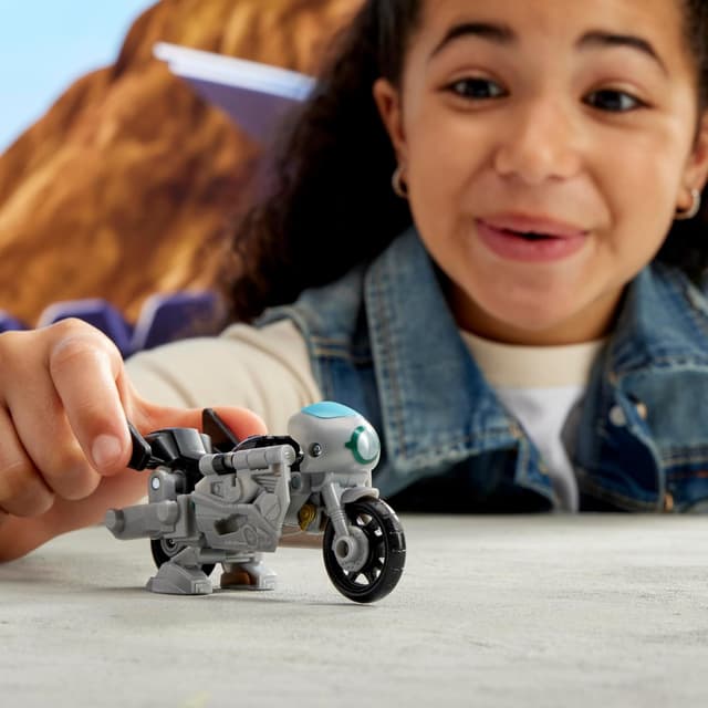 Detalle de Transformers EarthSpark Smash Changers – Action Figure convertibile Terran Thrash (10 cm) 2-in-1