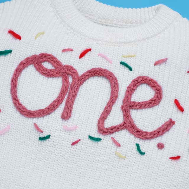 Detalle 2 de EFOGEP unisex first birthday knitted sweater top with “One” embroidery detail