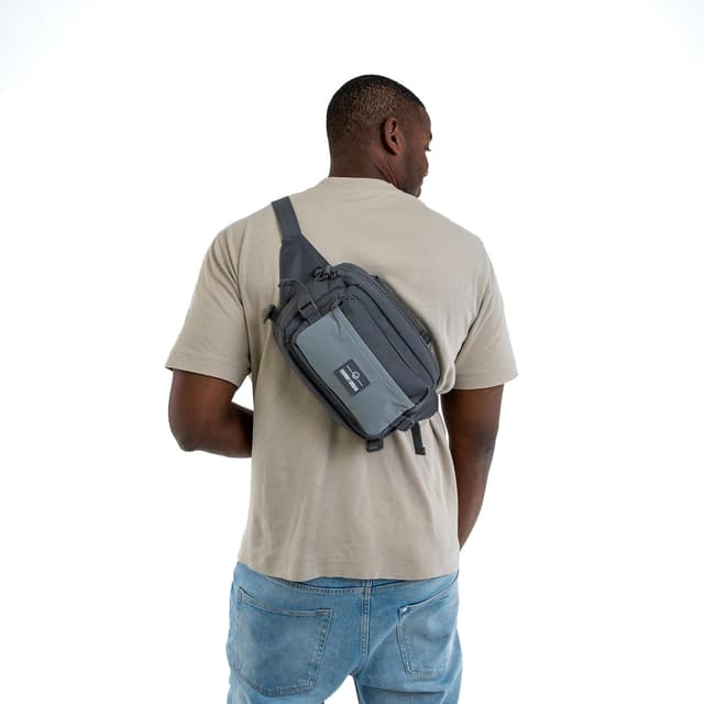 Detalle 2 de Johnny Urban Trav(a) Marsupio Uomo Donna Grigio Travis con Airmesh e tracolla regolabile