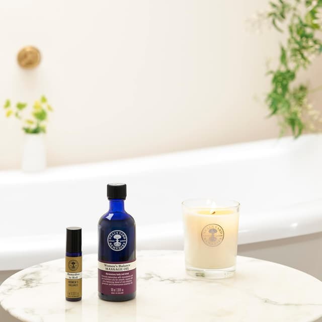 Thumbnail 6 de Neal's Yard Remedies Women’s Balance Massage Oil (Rose Oil Blend) 100ml